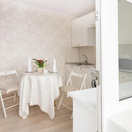 1-komnatnaia Kvartira Apartment *